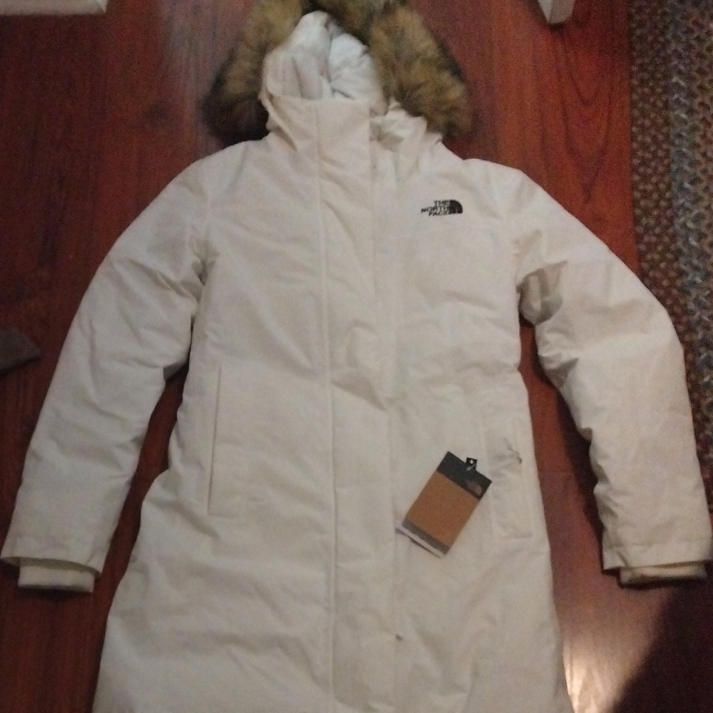 The North Face Women's White Ski Jacket with Faux Fur Hood